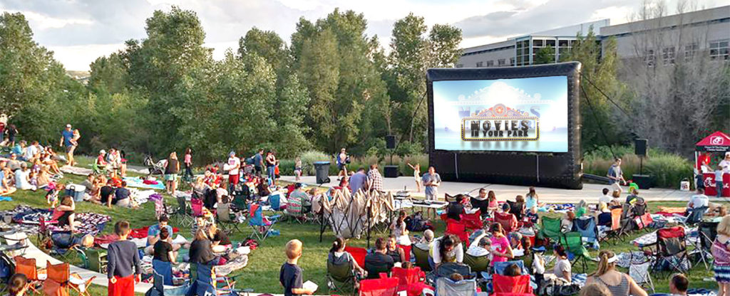 outdoor movies in the park crowd and screen in centennial colorado