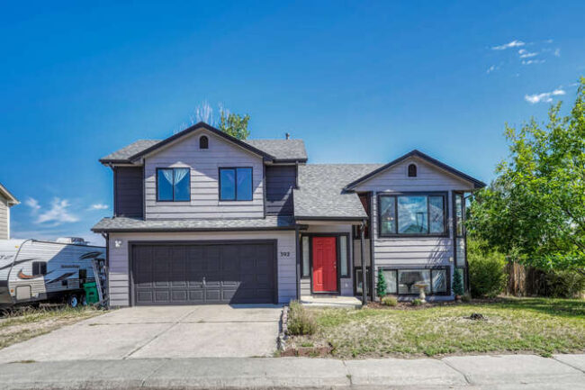 302-Lionel-Ln-Elizabeth-CO-small-001-017-Exterior-Front-666×444-72dpi