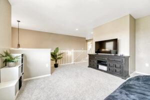 loft tv area