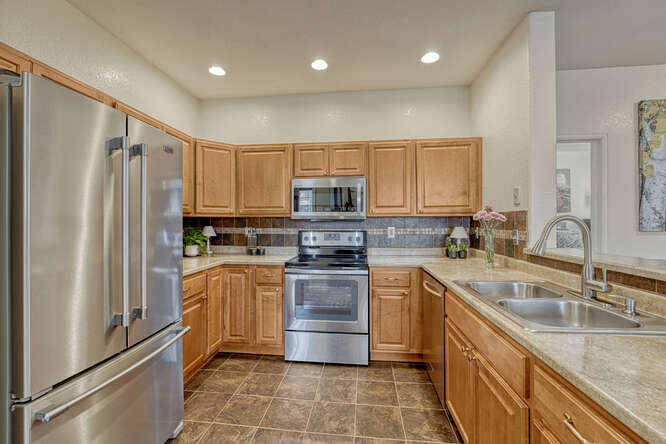L shaped kitchen in aurora colorado condo