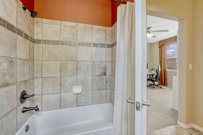 tiled bathtub canyon creek condos
